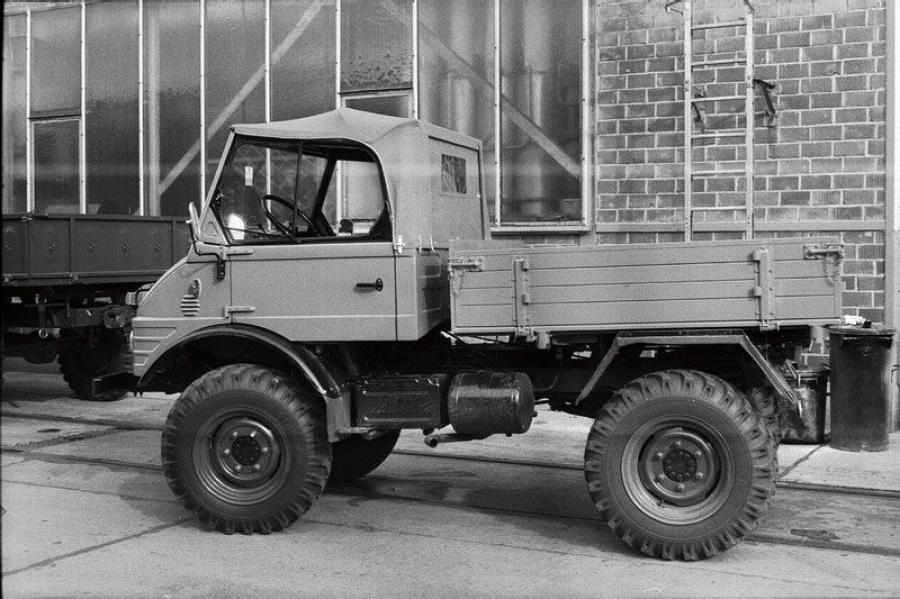  Mercedes-Benz Unimog U40 1966 года  (фото 3 из 5)